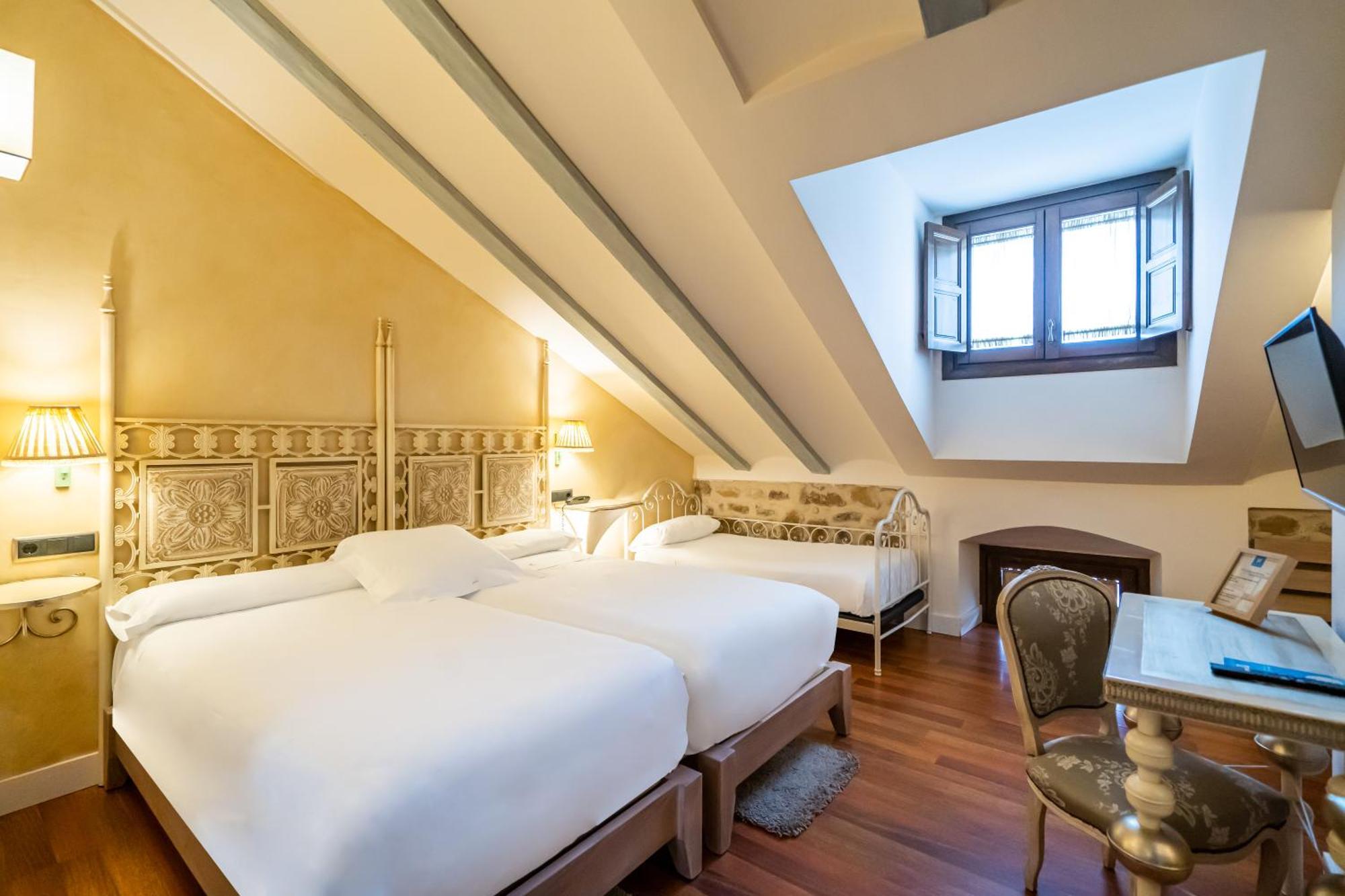 Hotel YIT La Casona del Arco Baeza Esterno foto