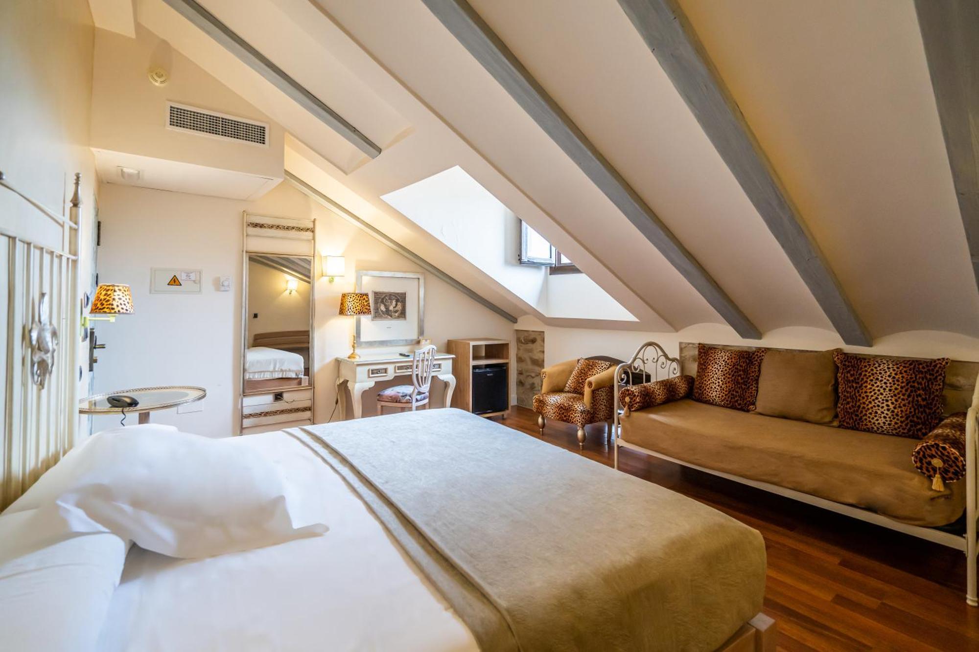 Hotel YIT La Casona del Arco Baeza Esterno foto